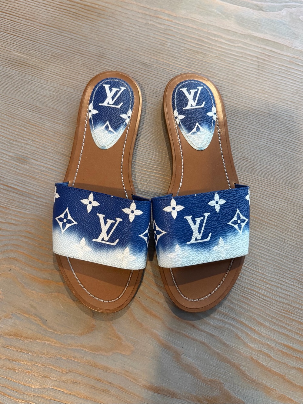 Louis Vuitton Escale Lock It Flat Sandals (Slides)